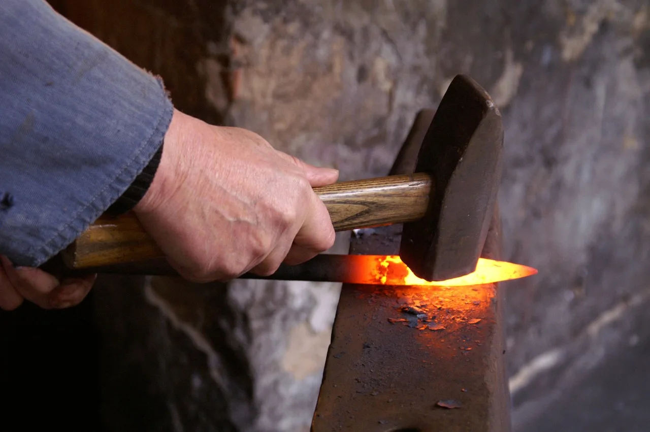 forge-550622_1280 (1)